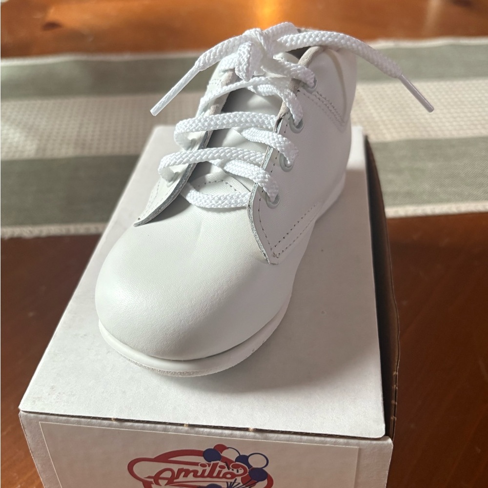 Babies first walking shoe
